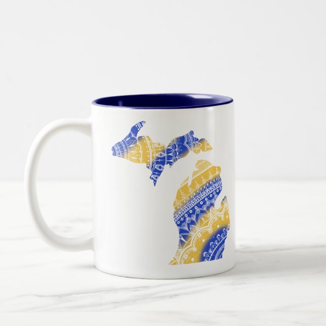 Mais und Blau von Michigan Mandala Zweifarbige Tasse (Links)