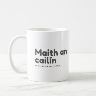 Maith an cailín jetzt auf den Wasserkocher legen Kaffeetasse