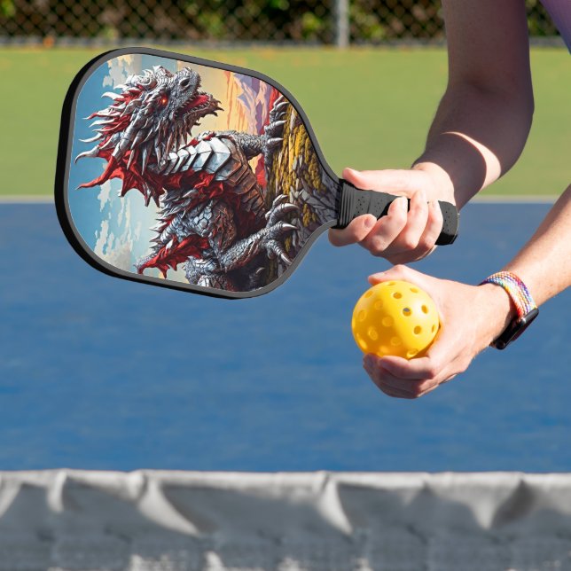 Majestät des Drachen: Silberdrache Pickleball Schläger (InSitu)