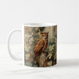 Majestätische Eule in einem Wald Kaffeetasse