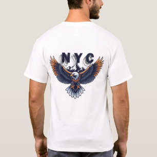 Majestätischer Adler über der Skyline von NYC – Pa T-Shirt