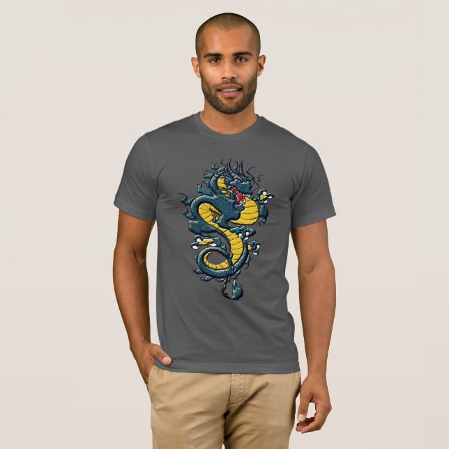 Majestätischer chinesischer Drache entfesselt den  T-Shirt (Vorne ganz)