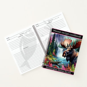 Majestätischer Elch am ruhigen Waldwasserfall Notizbuch