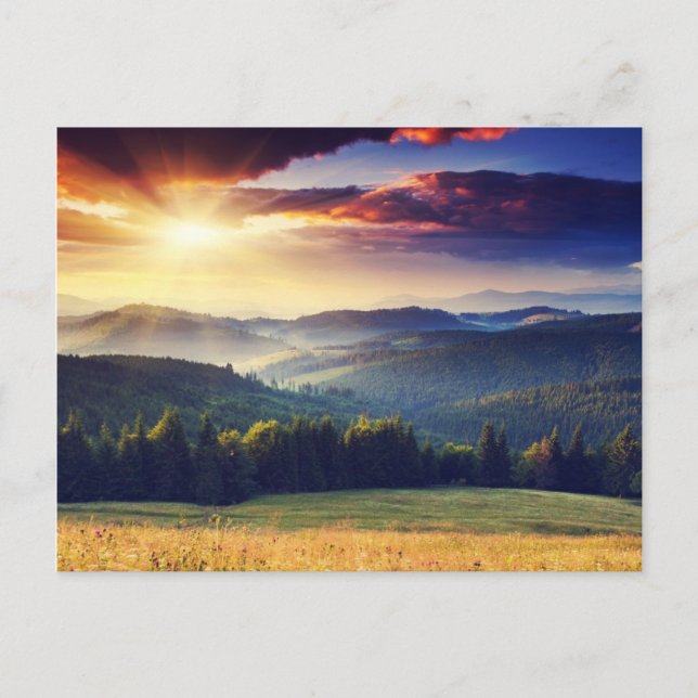 Majestätischer Sonnenuntergang in der Berglandscha Postkarte (Vorderseite)
