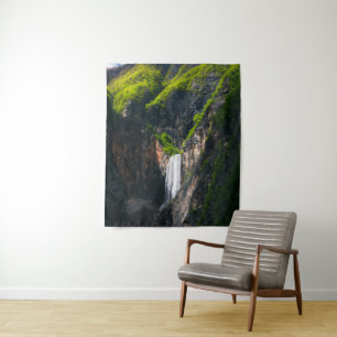 Majestätischer Wasserfall Boka im Frühling Ruhm Wandteppich