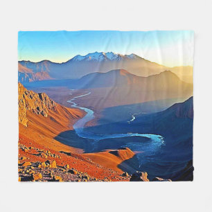 Majestätisches Bergtal-Fluss-Design Fleecedecke