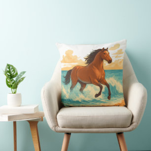 Majestätisches Pferd, das aus der Meereskraft und Kissen