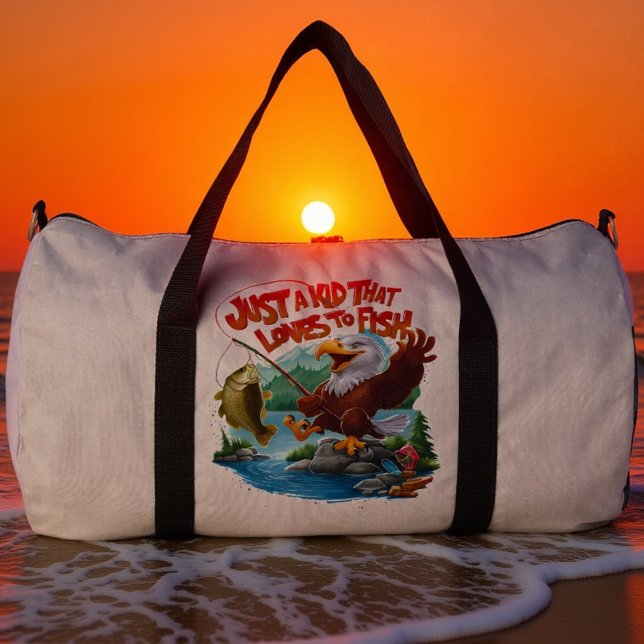 Majestic Bald Eagle With Fresh Fish on Rocky Perch Duffle Bag (Von Creator hochgeladen)
