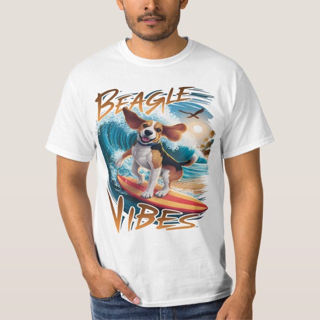 Majestic Beagle surfen im Riesenwald T-Shirt (Vorderseite)