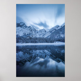 Majestic Berge reflektieren Fusine Lake, Italien Poster