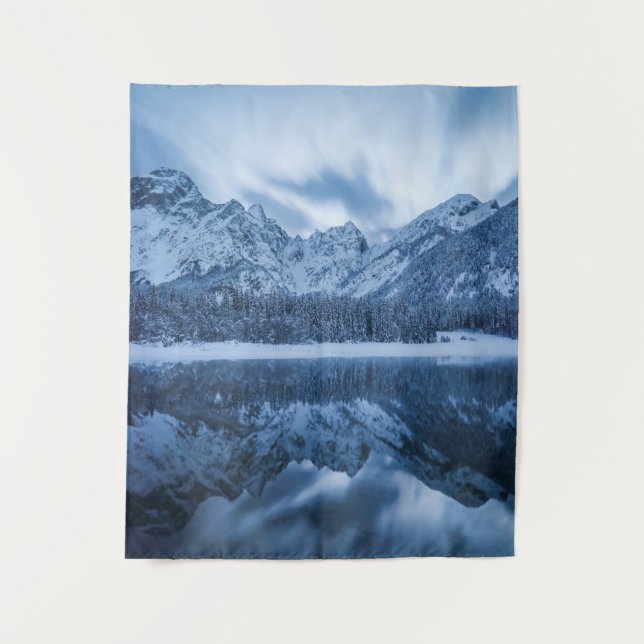 Majestic Berge reflektieren Fusine Lake, Italien Wandteppich (Vorderseite)