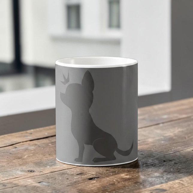 Majestic Chihuahua auf Stone Gray Kaffeetasse (A chihuahua silhouette wearing a crown, on a mug sitting on a wood table.)