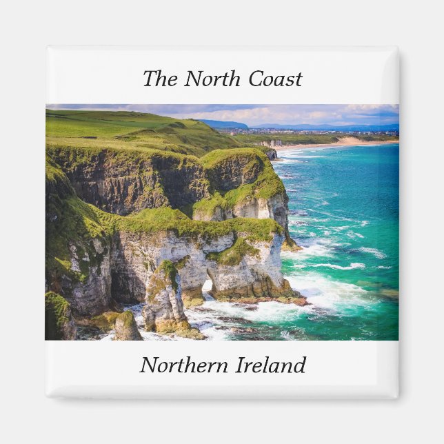 Majestic Cliffs of Northern Ireland's North Coast Magnet (Vorne)
