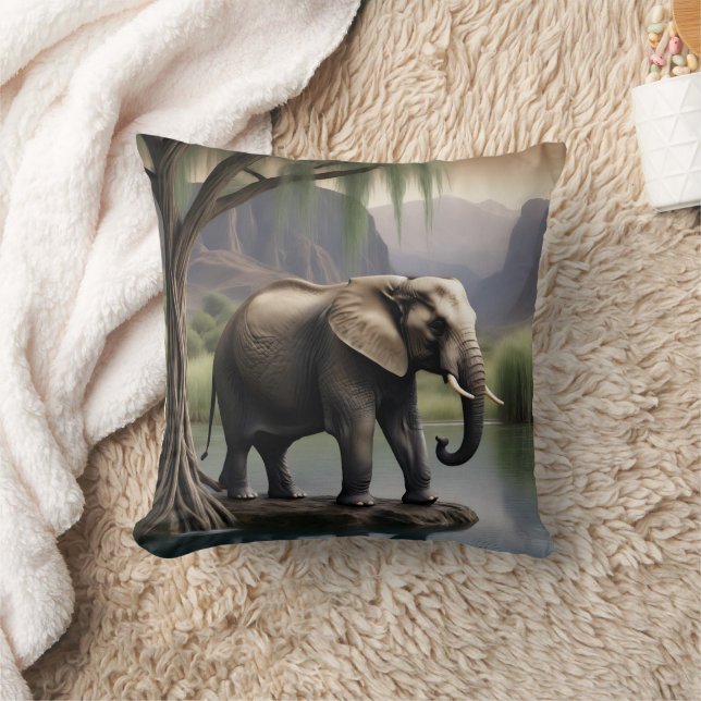 Majestic Elephant bei ruhiger Seeufer Kissen (Decke)