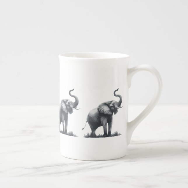 Majestic Elephant mit Raised Trunk Prozellantasse (Rechts)