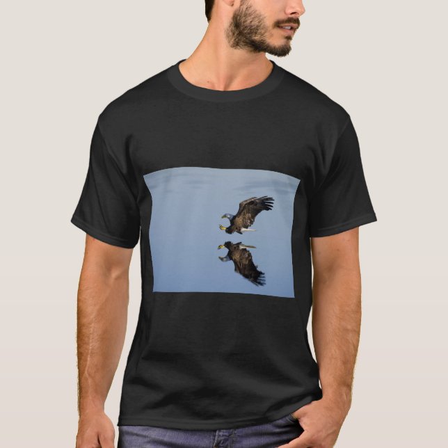 Majestic Flying Eagle T-Shirt (Vorderseite)