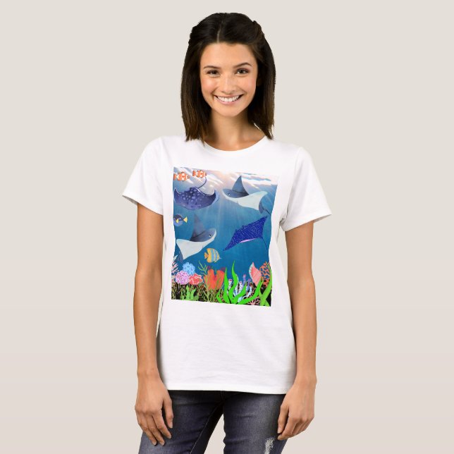 Majestic Mantas und Corals Reef Oceanic Wonder T-Shirt (Vorne ganz)