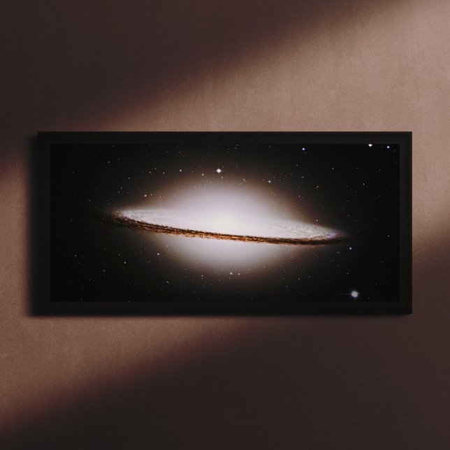 Majestic Sombrero Galaxy Hubble Telescope 2004 Poster (Von Creator hochgeladen)