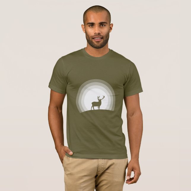Majestic Stag Silhouette Under Lunar Light T-Shirt (Vorne ganz)