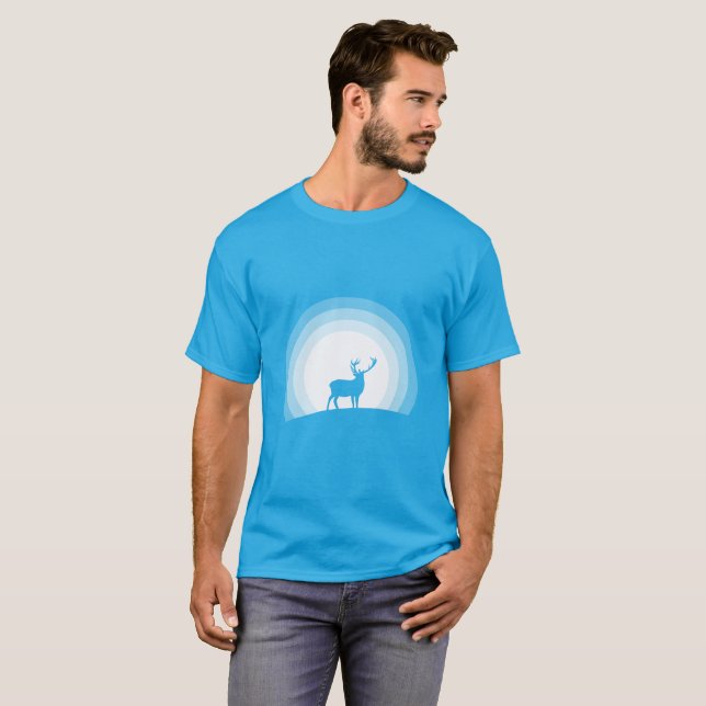 Majestic Stag Silhouette Under Lunar Light T-Shirt (Vorne ganz)