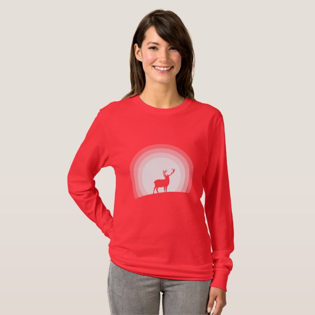 Majestic Stag Silhouette Under Lunar Light T-Shirt (Vorne ganz)