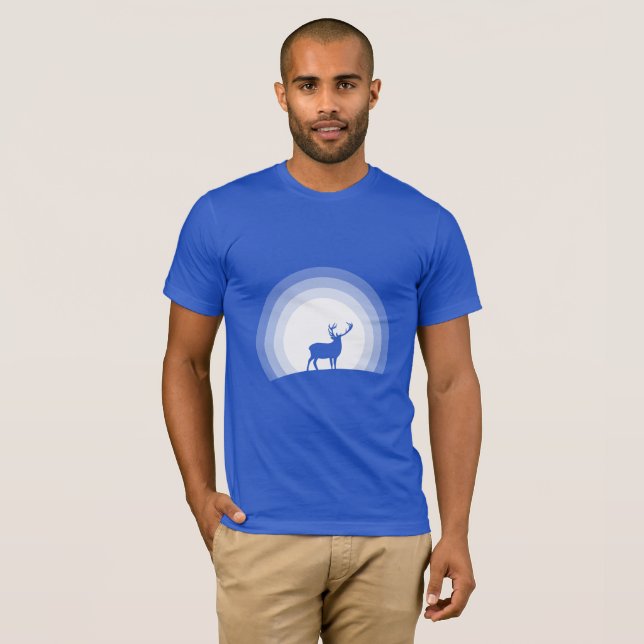 Majestic Stag Silhouette Under Lunar Light T-Shirt (Vorne ganz)