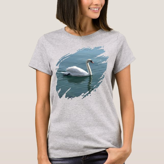 Majestic Swan Gliding am See T-Shirt (Vorderseite)