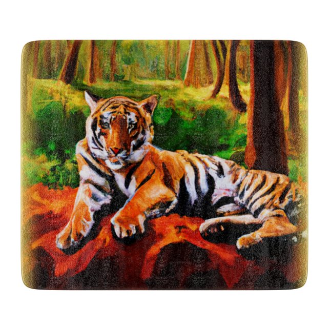 "Majestic Tiger Resting in the Wild". Jetzt kaufen Schneidebrett (Vorderseite)