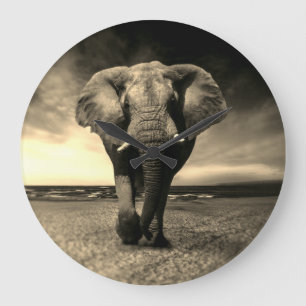 Majestic Wild Bull Elephant in Sepia Große Wanduhr