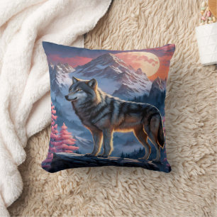 Majestic Wolf gegen Mondlichtgipfel. Kissen