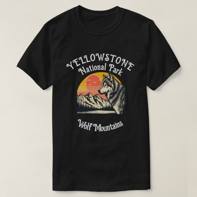 Majestic Wolf Roaming Highlands T-Shirt (Design vorne)