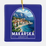 Makarska Kroatien Reisen Keramikornament<br><div class="desc">Makarska retro Vektor Reise Design. Makarska ist eine Hafenstadt an der kroatischen Dalmatiner Küste,  bekannt für ihre Strände an der Riviera von Makarska,  die Strandpromenade und das Nachtleben.</div>