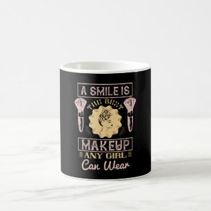 Makeup - Ein Lächeln ist das beste Make-up Kaffeetasse