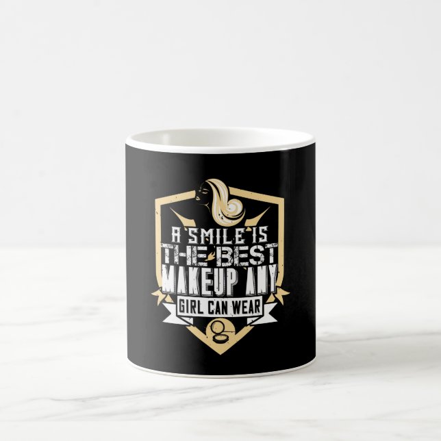 Makeup - Ein Lächeln ist das beste Make-up Kaffeetasse (Mittel)
