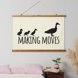 Making Moves Mama Ente und Entenkinder Motivierend Wandteppich Mit Holzrahmen