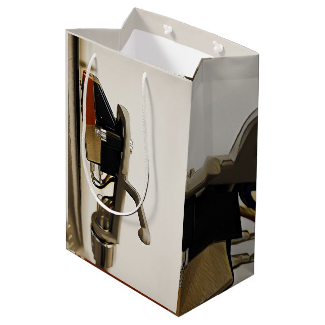 Makroaufnahme der Patrone - Mittlere Geschenktüte (Rückseite Schrägansicht)