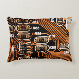 Makroaufnahme von Schaltbrett, Kabeln, Kondensator Dekokissen