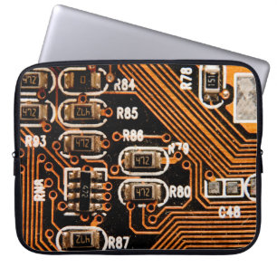 Makroaufnahme von Schaltbrett, Kabeln, Kondensator Laptopschutzhülle