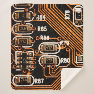 Makroaufnahme von Schaltbrett, Kabeln, Kondensator Sherpadecke