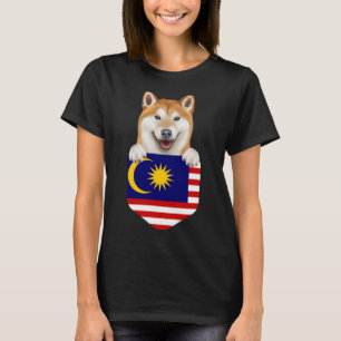 Malaysischer Flaggenschiff Shiba Inu Hund in Pocke T-Shirt