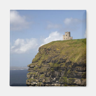 Malerische Klippen von Moher und O'Briens Turm. Magnet