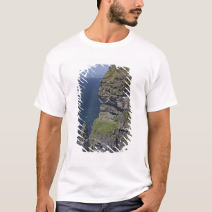 Malerische Klippen von Moher und O'Briens Turm T-Shirt