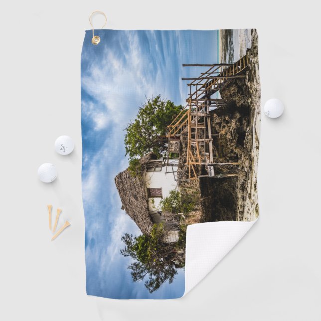 Malerisches Haus auf einem tropischen Korallenriff Golfhandtuch (Insitu)