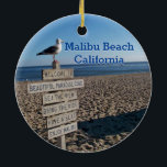 Malibu Beach- Paradise Cove Seagull Sign Keramik Ornament<br><div class="desc">Dieses wunderschöne Naturfoto eines Seegras über dem Paradise Cove Schild begrüßt alle Malibu California. Genießen Sie diese originelle Strandfotografie des kalifornischen Künstlers Helen Ortega. Das Zeichen lautet: "Willkommen in der wunderschönen Paradise Cove, Sea the View, Bringen Sie die Kinder, haben Sie einen Platz, genießen Sie Malibu." Genießen Sie die herrliche...</div>