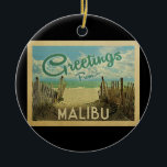 Malibu Beach Vintage Travel Keramik Ornament<br><div class="desc">Diese Grüße aus Malibu Vintage Postkarte Design verfügt über einen Sandstrand mit einem schönen türkisfarbenen Ozean Wasser und über dem Meer,  einen blauen Himmel mit billigen weißen Wolken. Im Vintage Reisen Stil.</div>