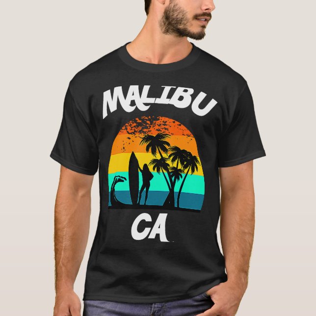 Malibu California Beach Scenery with Female Surfer T-Shirt (Vorderseite)