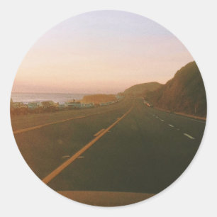 Malibu Roadtrip Runder Aufkleber