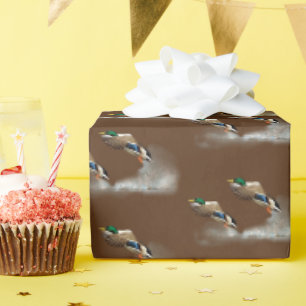 Mallard Duck fliegt über Wasser Geschenkpapier