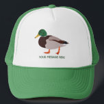 Mallard Duck Realistische Illustration Personalisi Truckerkappe<br><div class="desc">Erstellen Sie ein personalisiertes Geschenk,  das sich perfekt für Vogelliebhaber eignet,  wenn Sie ihren Namen oder Ihre eigene persönliche Nachricht zu diesem LKWs Hut hinzufügen. Es zeigt eine realistische Darstellung einer männlichen Mallardente in grün und braun mit einem Namen oder einem anderen Text zur Koordination der grünen Schrift.</div>