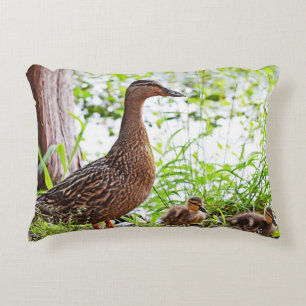 Mallard und Ducklings von Shirley Taylor Dekokissen